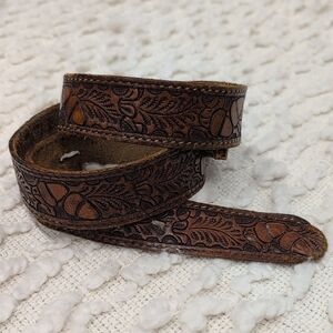 Vintage Men's Western Embossed Tooled Oak Leather Belt Worn Thrashed Soft Used